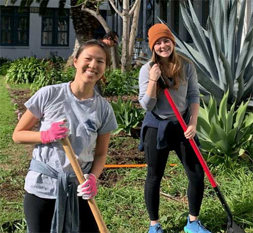 SBEF Signature Program - Student Grant photograph of students beautifying santa barbara junior high school